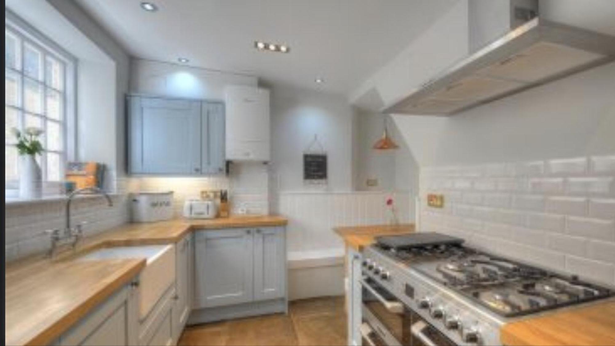 Little Monmouth 4 Bedroom Cottage, Old Town Lyme Regis, Dog Friendly And Parking Екстериор снимка