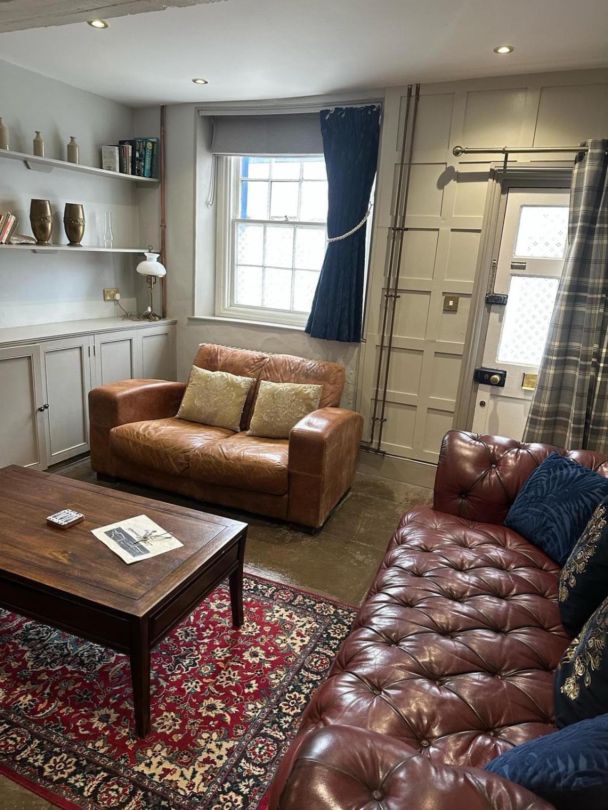 Little Monmouth 4 Bedroom Cottage, Old Town Lyme Regis, Dog Friendly And Parking Екстериор снимка