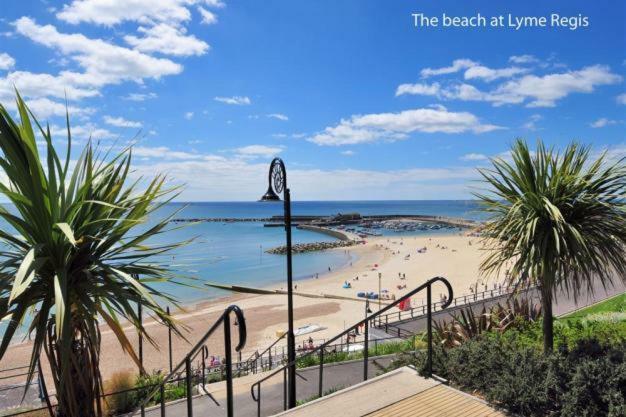 Little Monmouth 4 Bedroom Cottage, Old Town Lyme Regis, Dog Friendly And Parking Екстериор снимка