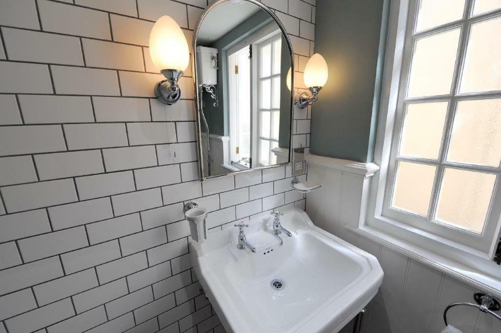 Little Monmouth 4 Bedroom Cottage, Old Town Lyme Regis, Dog Friendly And Parking Екстериор снимка
